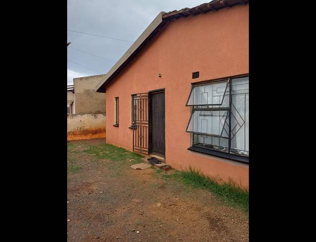 3 BEDROOM HOUSE FOR SALE IN TOKOZA